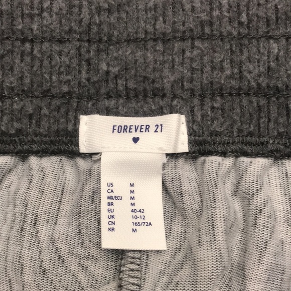 Forever 21 drawstring pajama shorts. Size M - Picture 3 of 4